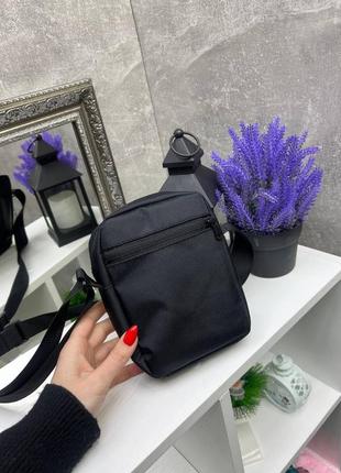 Черная стильная спортивная компактная сумочка унисекс4 фото