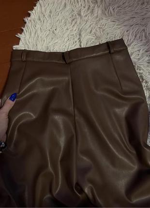 Утепленные кожаные матовые брюки брюки на флисе7 фото