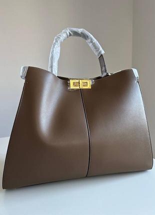 Кожаная сумка в стиле fendi