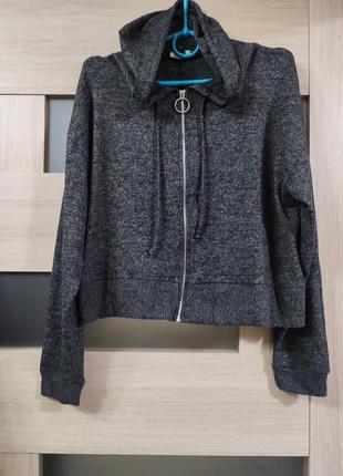 Кофта с капюшоном, укороченная со стильным замком