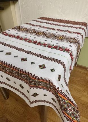 Льняная скатерть в украинском стиле есть разные размеры 110*150,180*150,150*220
есть разные орнаменты