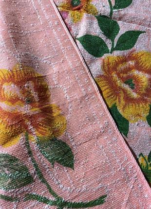 Тонкое махровое полотенце среднее