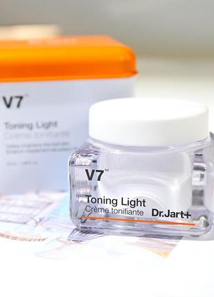 Увлажняющий крем с витаминами dr.jart v7 toning light cream