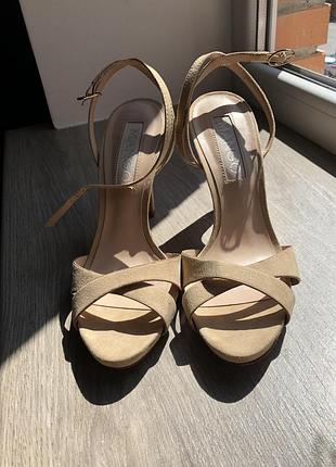 Елегантні босоніжки від mango {акція!!!! 1   1= 3️⃣ 🎁🎉}