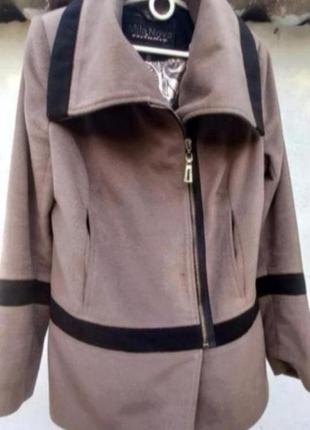 Демісезонне пальтішко