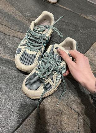 Кроссовки asics