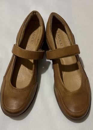 Туфлі шкіряні жіночі