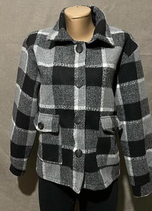 Піджак в клітинку жіночий