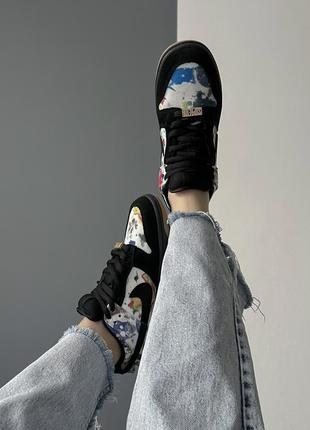 Крутейшие женские кроссовки nike sb dunk low supreme rammellzee чёрно-белые с цветным принтом4 фото