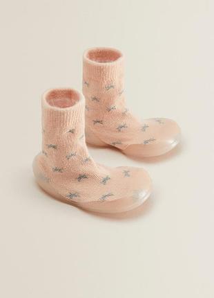 Zara home 20 р девочке 10.5 см стелька
тапочки-носки первая обувь малышке