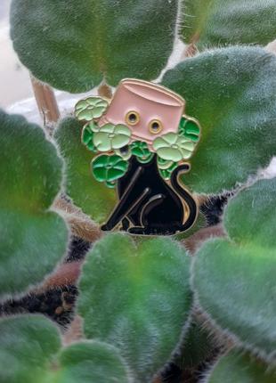 Металлический значок кот котик цветок