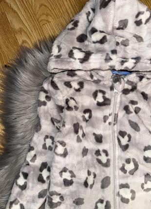 Неймовірний теплий мʼякий сліп кенгурумі піжама з леопардовим принтом для дівчинки 4/5р f&f2 фото