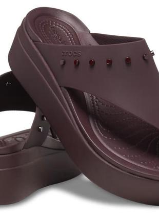 Вьетнамки, шлепанцы на танкетке крокс crocs brooklyn,  38, 39, 40