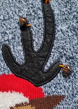 Новогодний свитер с оленем и звенящими колокольчиками2 фото