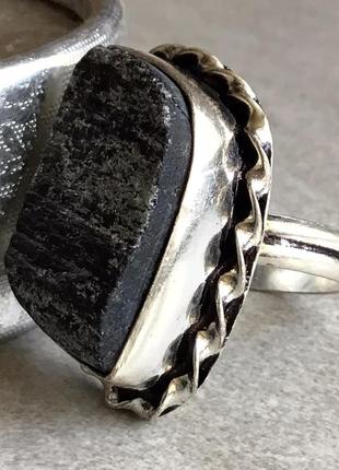 Индия, кольца с черным турмалином шерл, размер 17,754 фото