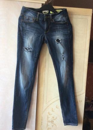 Джинсы женские