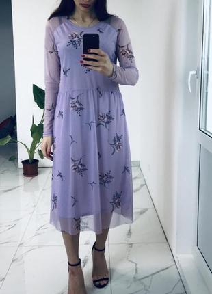 Красивое платье в цветы