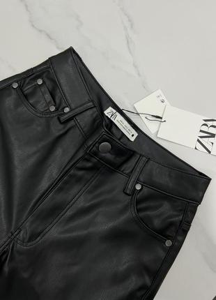 Брюки брюки zara straight из искусственной кожи 34 xs 36 s 38 m5 фото