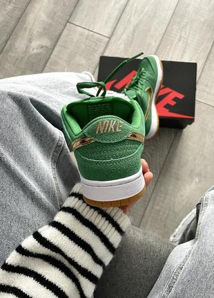 Шикарные женские кроссовки nike sb dunk low pro st. patrick’s day зелёные с золотым лого7 фото