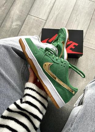 Шикарные женские кроссовки nike sb dunk low pro st. patrick’s day зелёные с золотым лого8 фото