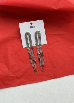 Серьги длинные стразовые свадебные праздничные с камушками