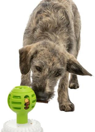 Игрушка-кормушка для собак trixie lick'n'snack мяч развивающая термопластичная резина d 8 / 12 см5 фото