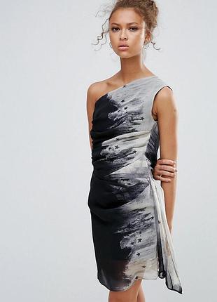 Стильное платье на одно плечо