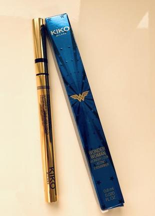 Стойкая черная подводка маркер kiko milano wonder woman eyemarker 01 black