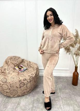 Махровый женский костюм-пижама. бежевый 46-48