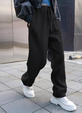 Джоггеры со стрелками ❤️ женские джоггеры на флисе ❤️ черные базовые джоггеры ❤️ спортивные штаны2 фото
