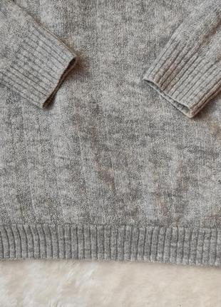Серый вязаный свитер оверсайз на запах джемпер с треугольным вырезом декольте батал большого размера5 фото