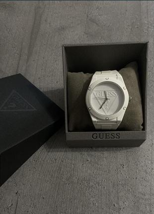 Часы guess