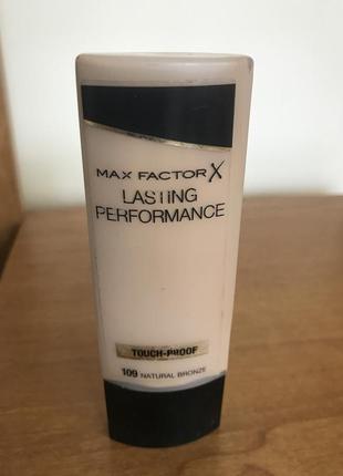 Тональний крем від max factor