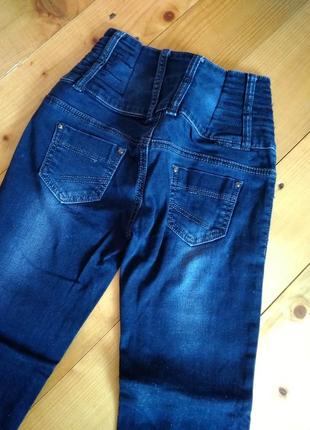 Шикарні джинси з завищеною талією5 фото