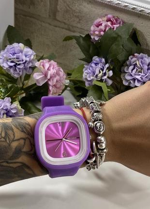 Ефектні фіолетові силіконові годинник2 фото