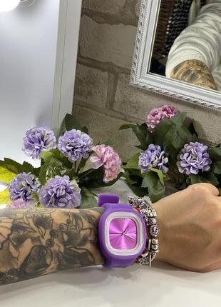 Ефектні фіолетові силіконові годинник5 фото