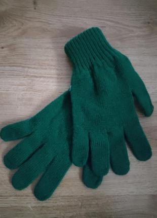 Вовняні перчатки зеленого кольору