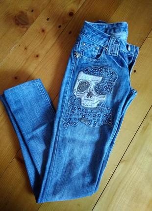 Чудові джинси зі стильним принтом1 фото