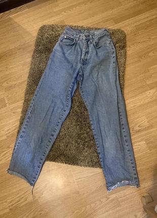Вінтажні прямі джинси з необробленим краєм / прямые винтажные джинсы с