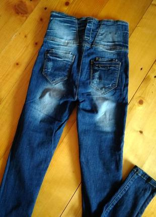 Стильні джинси з завищеною талією4 фото