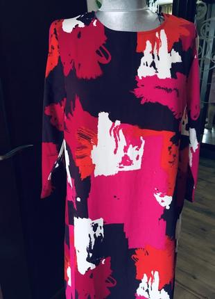 Шикарное фирменное платье