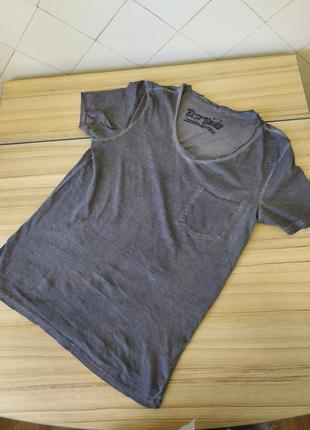 Стильна сорочка футболка .