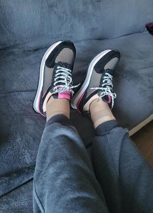 Новi крутезні сникерсы blumarine, оригинал