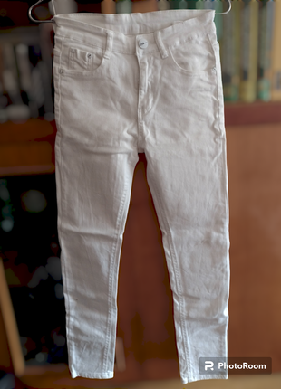Белые узкие брюки denim