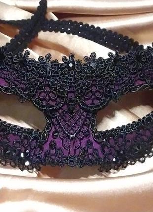 Черно-фиолетовая карнавальная маска