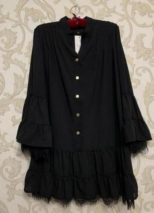 Чорна сукня вільного крою з кружевом