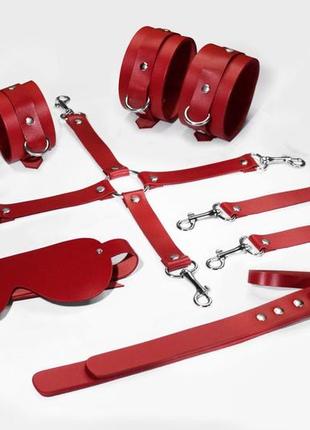 Набор feral feelings bdsm kit 5 red, наручники, поножи, коннектор, маска, паддл