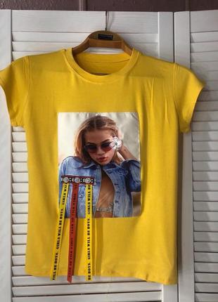 Потрясающая  принтированная футболка, украшенная нашивками из лент,модный лук 20231 фото