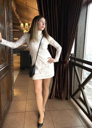 Платье prettylittlеthing