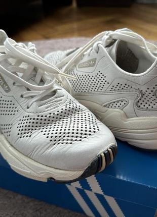 Білі кросівки adidas оригінал3 фото